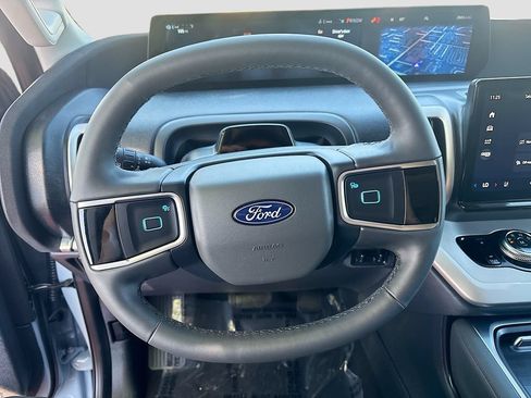 Used 2025 Ford Expedition Max Active AWD/4WD image 11