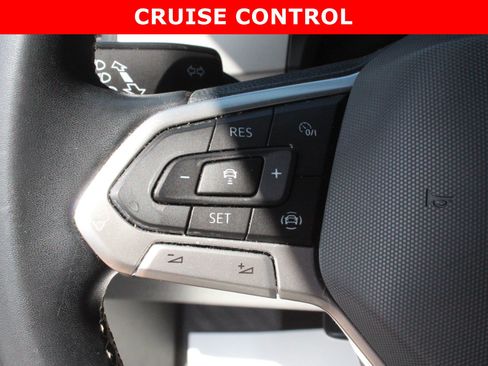 Used 2021 Volkswagen Atlas Cross Sport SE w/ Panoramic Sunroof Package AWD/4WD image 16