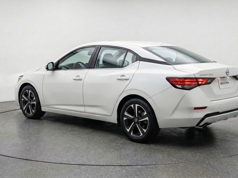 Used 2025 Nissan Sentra SV image 6