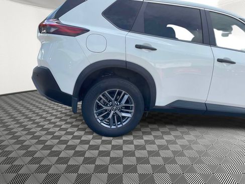 Used 2023 Nissan Rogue S AWD/4WD image 7