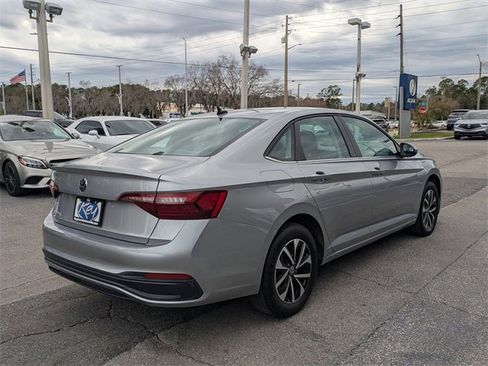 Used 2022 Volkswagen Jetta S image 4