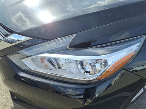 Used 2017 Nissan Altima 2.5 S w/ Power Driver Seat Package image 2