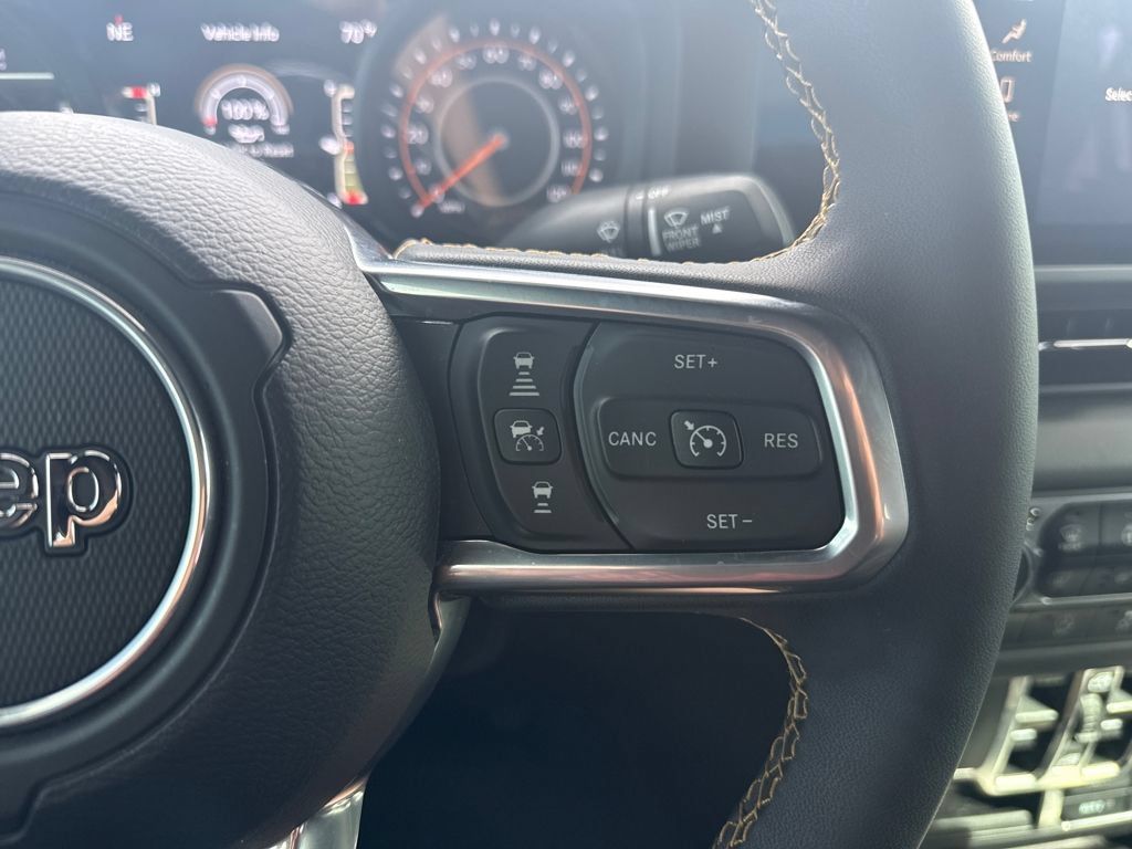Used 2024 Jeep Wrangler Unlimited Sahara AWD/4WD image 17