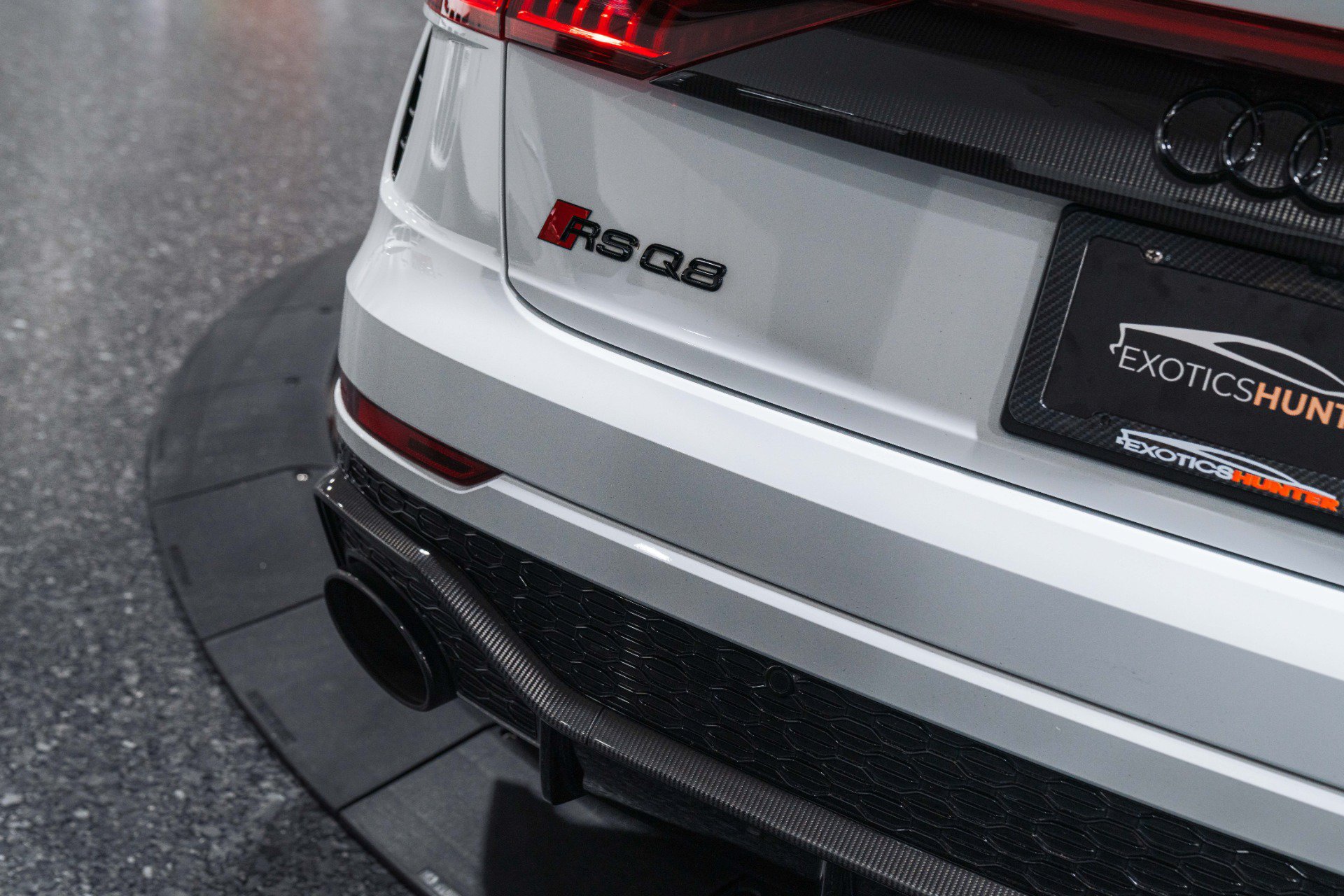 Used 2022 Audi RS Q8 w/ Carbon Optic Package AWD/4WD image 9