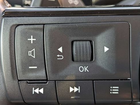 Used 2023 Nissan Pathfinder SL AWD/4WD image 26
