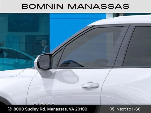 New 2025 Chevrolet Blazer LT image 12