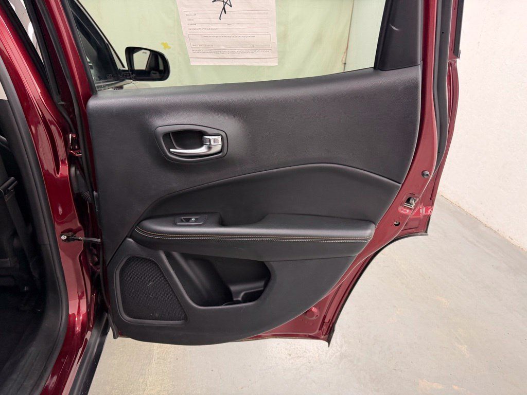 Used 2021 Jeep Compass Latitude w/ Convenience Group AWD/4WD image 12