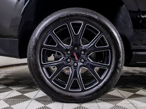 Used 2024 GMC Yukon XL Denali image 50