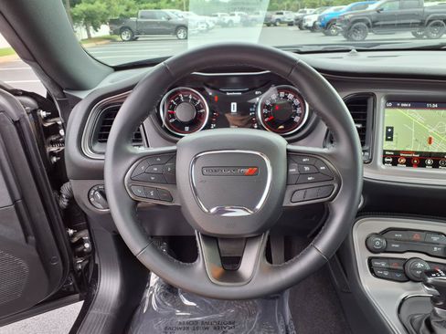 Used 2023 Dodge Challenger SXT RWD image 15
