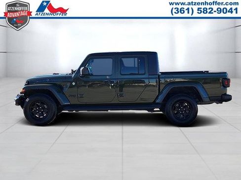 Used 2021 Jeep Gladiator Sport image 4