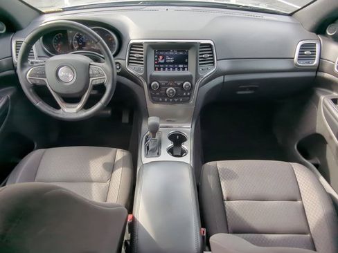 Used 2018 Jeep Grand Cherokee Laredo image 21