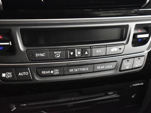 Used 2022 Honda Pilot Touring image 30