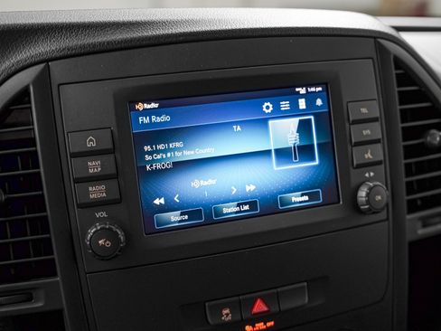 Used 2023 Mercedes-Benz Metris image 18