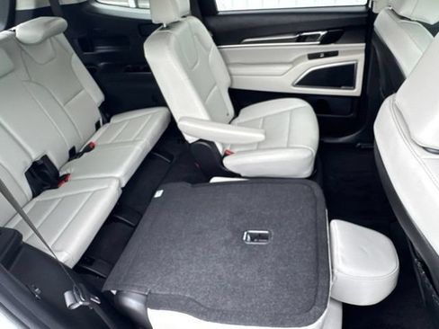 Used 2024 Kia Telluride S FWD image 52