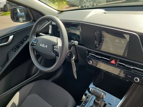 New 2026 Kia Niro LX FWD image 8