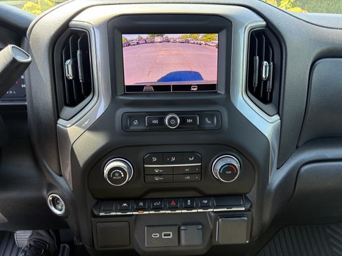 Used 2022 Chevrolet Silverado 1500 Custom RWD image 31