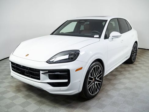 New 2026 Porsche Cayenne GTS image 1