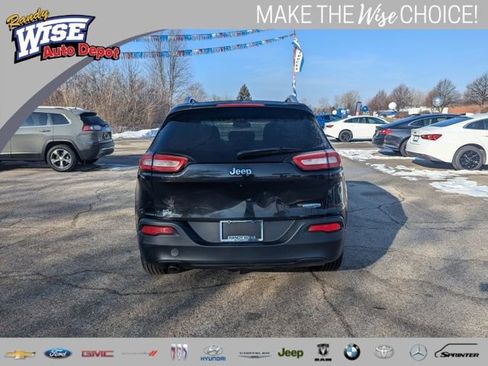 Used 2016 Jeep Cherokee Latitude w/ Cold Weather Group image 4