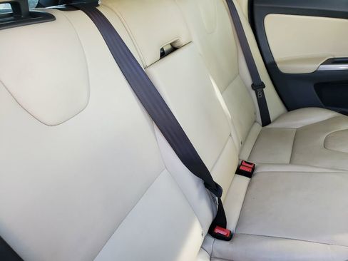 Used 2016 Volvo XC60 T6 w/ Proximity Package image 39