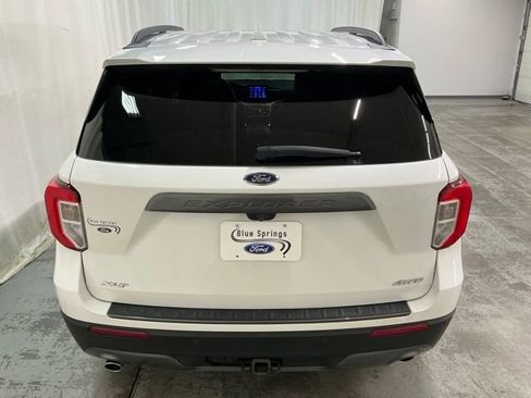 Used 2022 Ford Explorer XLT w/ Equipment Group 202A AWD/4WD image 4