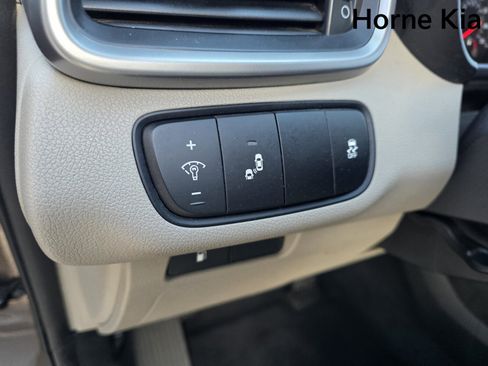 Used 2020 Kia Sorento LX image 14