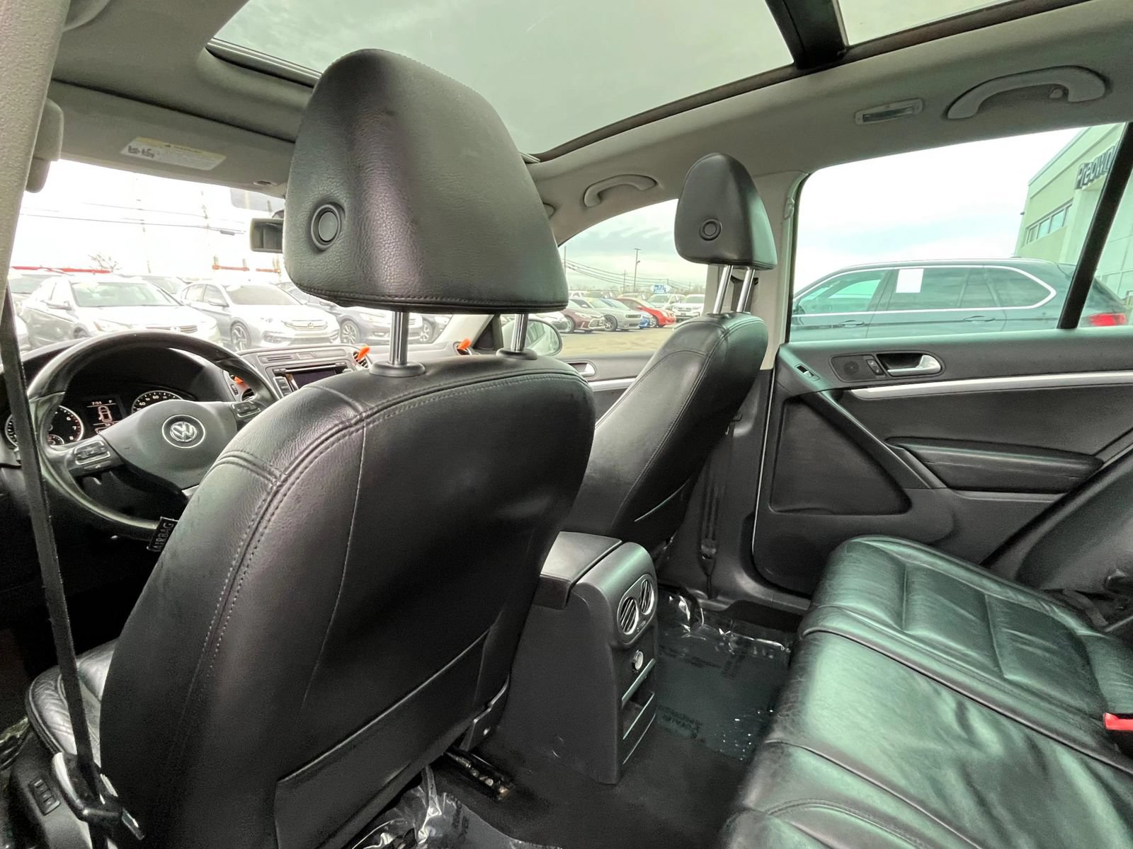 Used 2013 Volkswagen Tiguan SEL FWD image 28