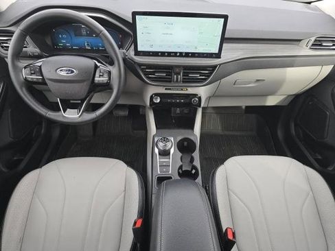 Certified 2025 Ford Escape SE w/ PHEV Premium Package FWD image 5