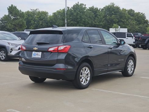 Used 2020 Chevrolet Equinox LS w/ LS Convenience Package FWD image 7