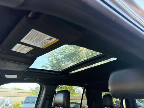 Used 2025 Ford Expedition Tremor AWD/4WD image 19