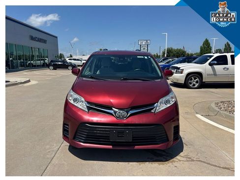 Used 2018 Toyota Sienna LE AWD/4WD image 2