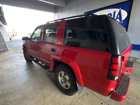 Used 2000 Chevrolet Tahoe Z71 w/ Comfort & Security Pkg AWD/4WD image 7