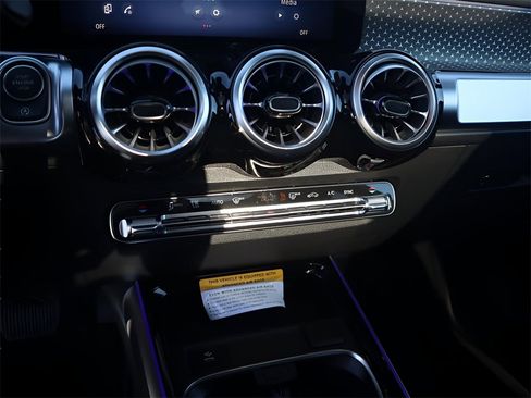 New 2026 Mercedes-Benz GLB 250 4MATIC image 46