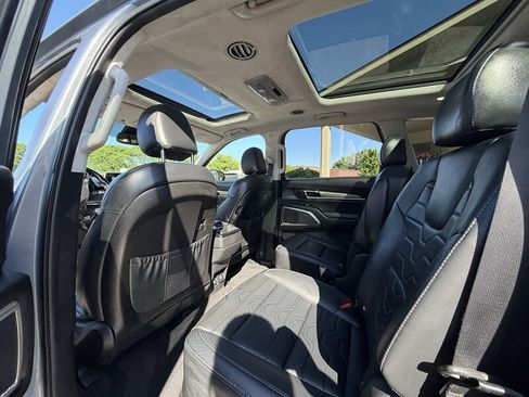 Used 2020 Kia Telluride SX w/ SX Prestige Package AWD/4WD image 12