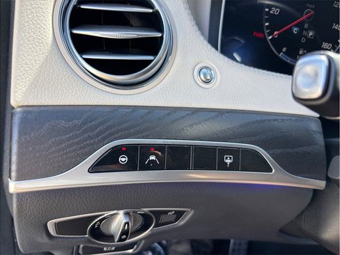 Used 2020 Mercedes-Benz S 560 Sedan image 35