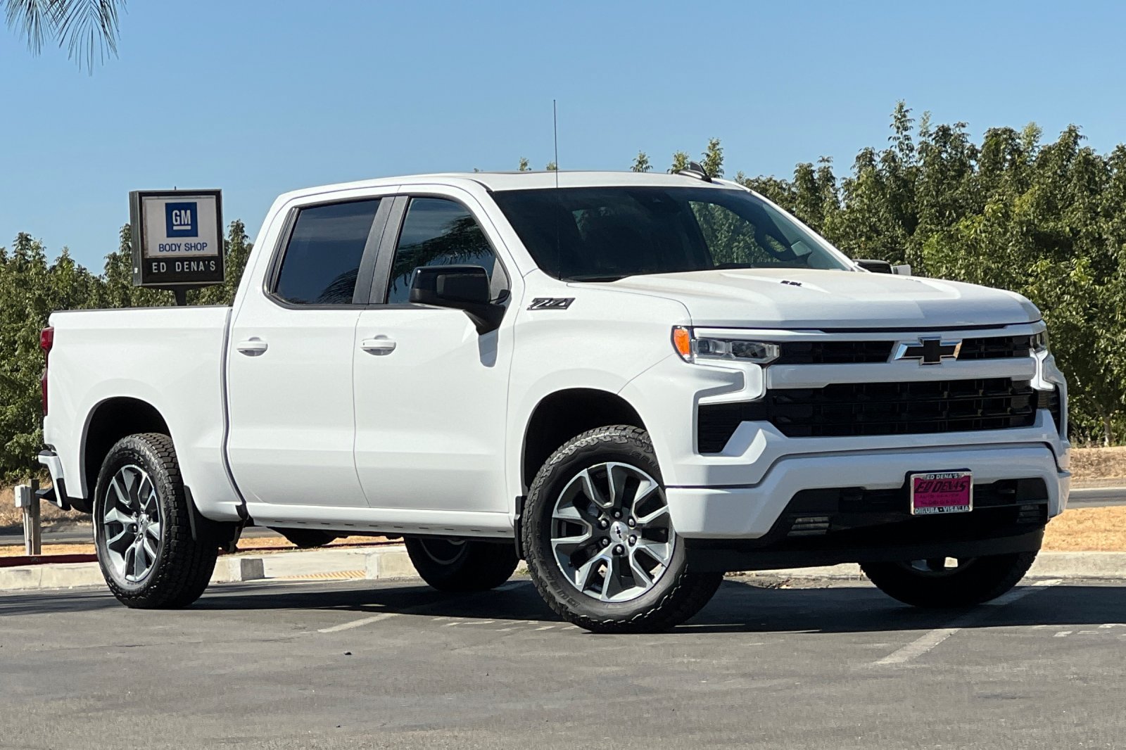 New 2026 Chevrolet Silverado 1500 RST w/ Z71 Off-Road Package AWD/4WD image 2