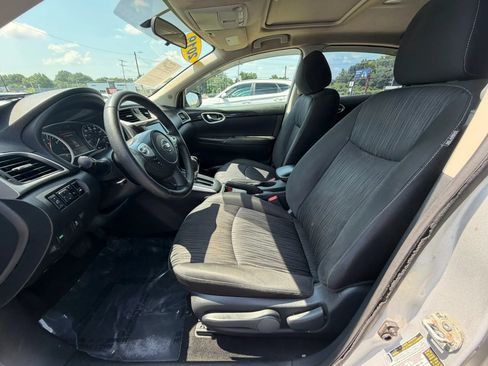 Used 2019 Nissan Sentra SV w/ Special Edition Package FWD image 9