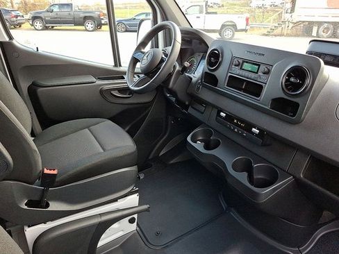 Used 2026 Mercedes-Benz Sprinter 2500 image 10