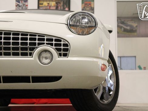 Used 2002 Ford Thunderbird image 27