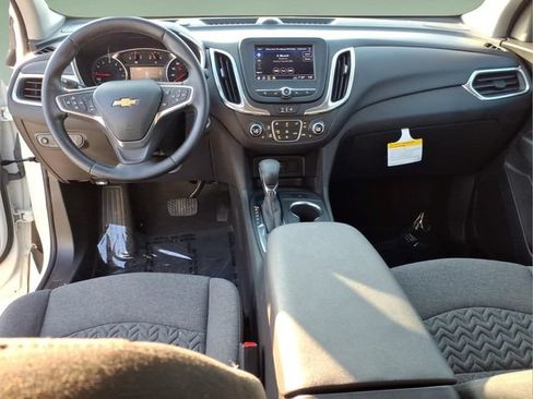 Used 2024 Chevrolet Equinox LT FWD image 13