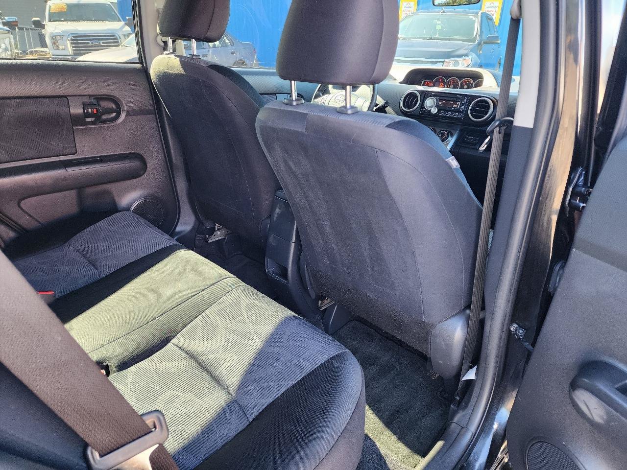 Used 2011 Scion xB FWD image 21