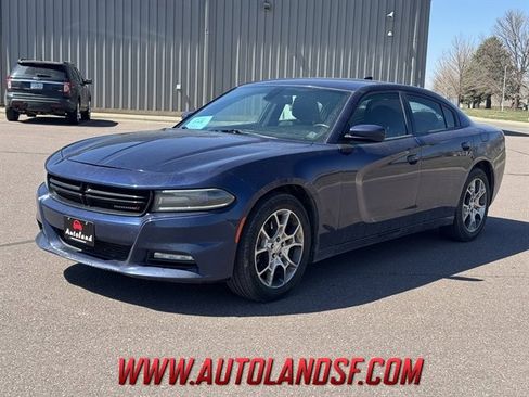 Used 2016 Dodge Charger SXT image 1