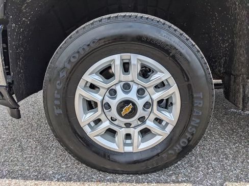Used 2025 Chevrolet Silverado 2500 LT w/ Convenience Package AWD/4WD image 10