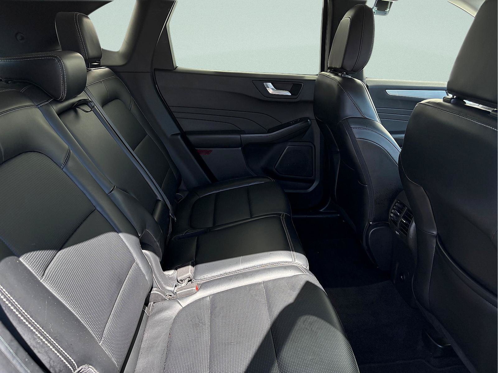 Used 2025 Ford Escape Platinum AWD/4WD image 30