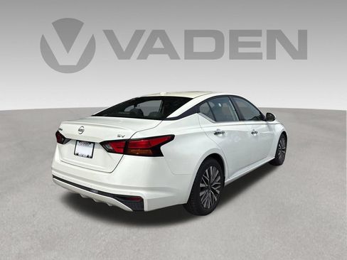 Used 2023 Nissan Altima 2.5 SV FWD image 21