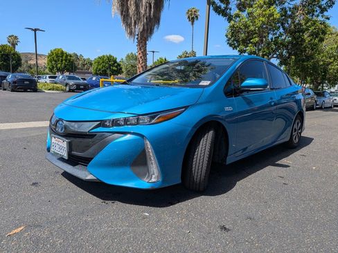 Used 2017 Toyota Prius Prime Premium w/ Carpet Mat Package FWD image 4