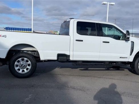 Used 2024 Ford F250 XLT image 2