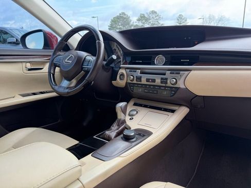 Used 2017 Lexus ES 350 w/ Premium Package image 15