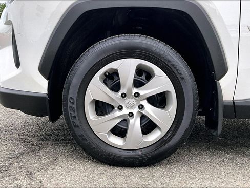Used 2023 Toyota RAV4 LE AWD/4WD image 9