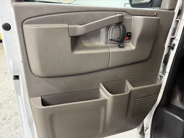 Used 2022 Chevrolet Express 2500 w/ Driver Convenience Package RWD image 21