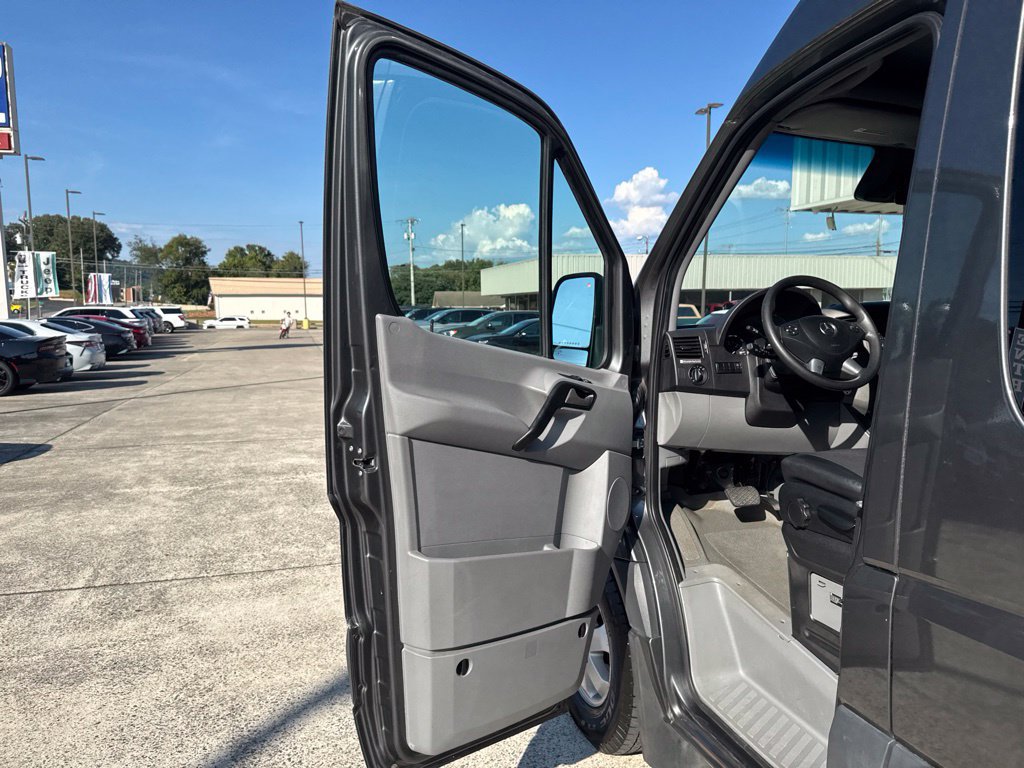 Used 2018 Mercedes-Benz Sprinter 2500 image 10